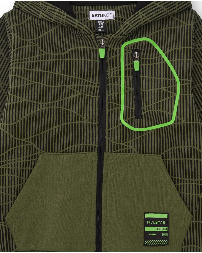 sudadera-con-capucha-para-nino-en-verde-con-estampado-grafico-y-detalles-en-neon (2)